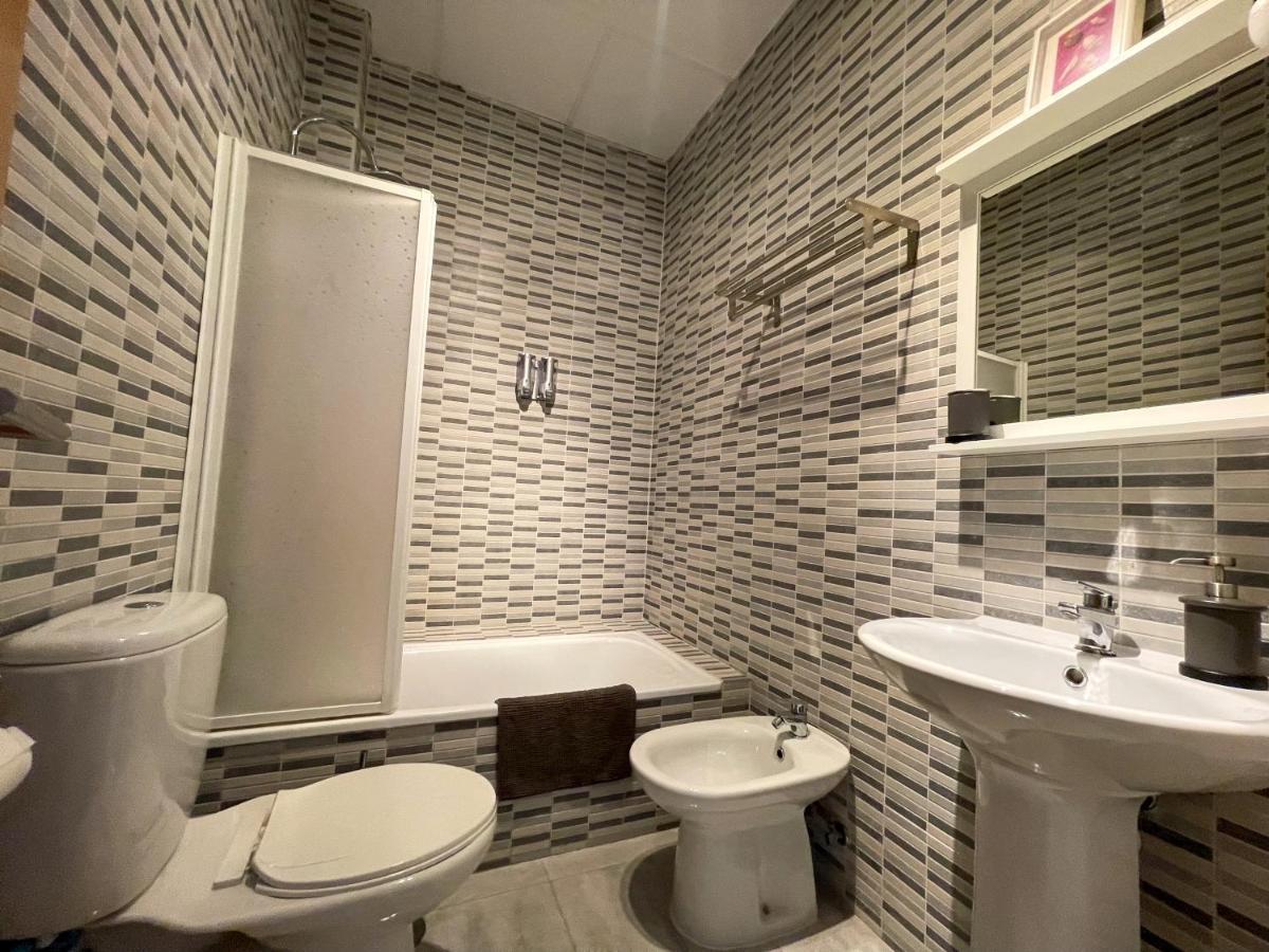 Quiet Apartment In The Heart Of Malaga Pool & Free Parking Eksteriør billede